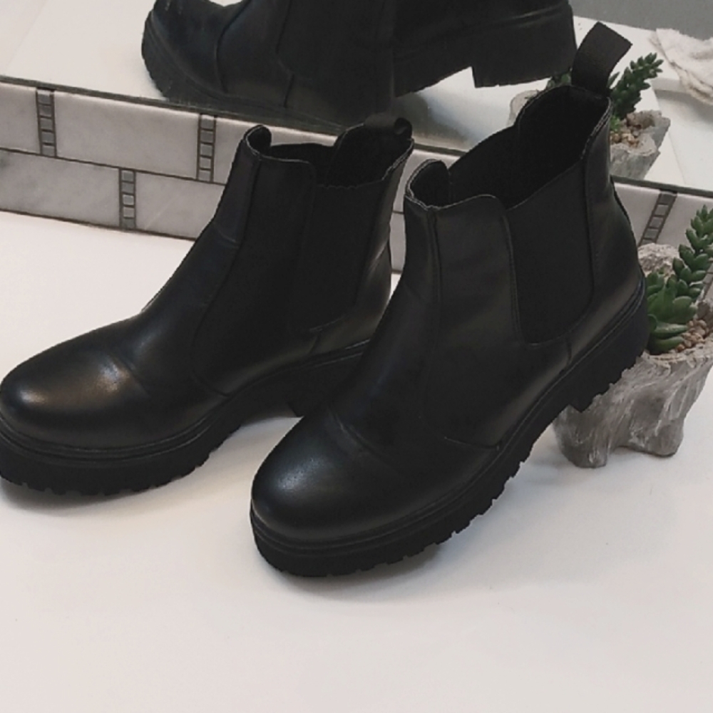 Refresh Chunky Boots